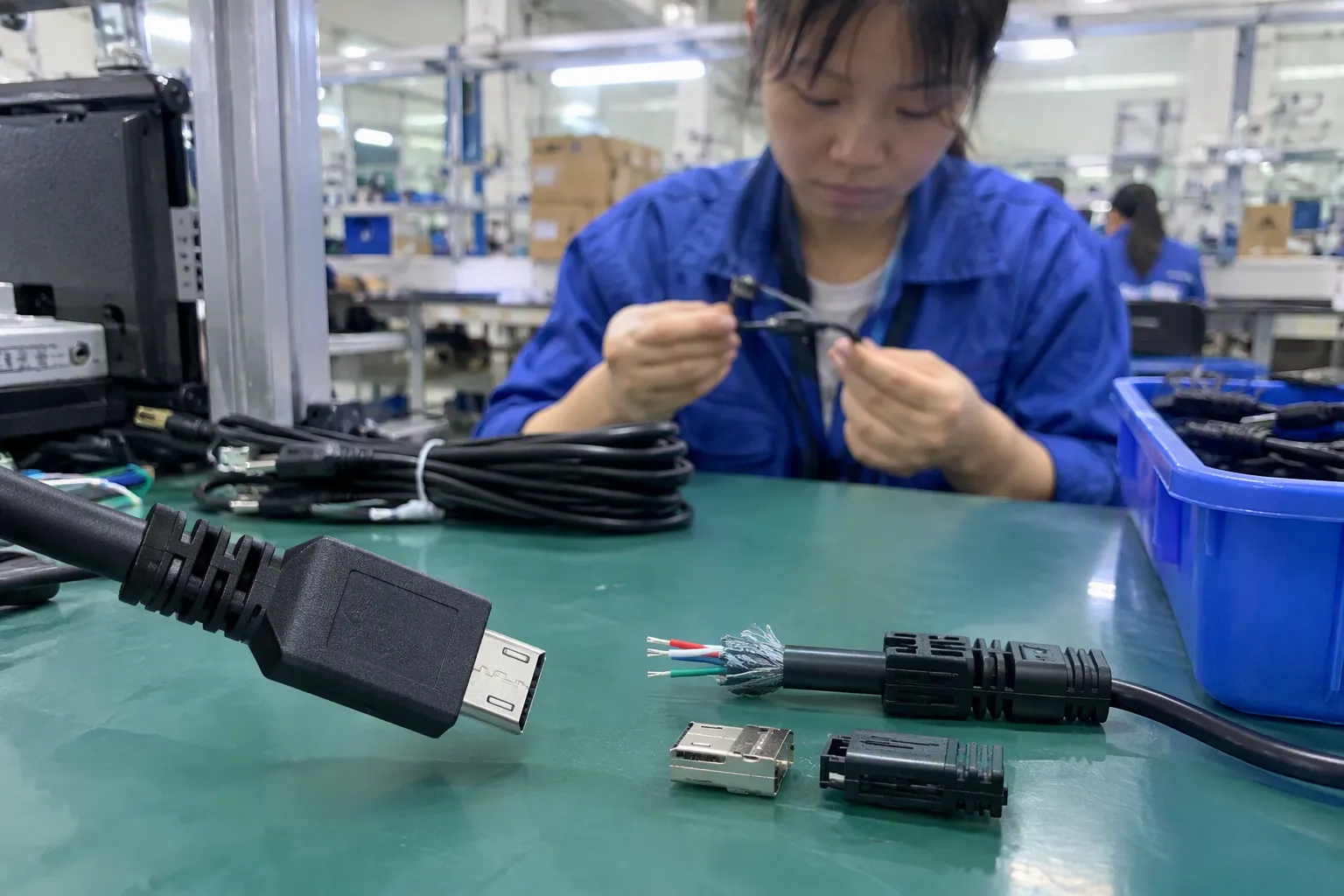 A inside a micro USB cable (from section: What is inside a micro USB cable?) — What is inside a micro USB cable?