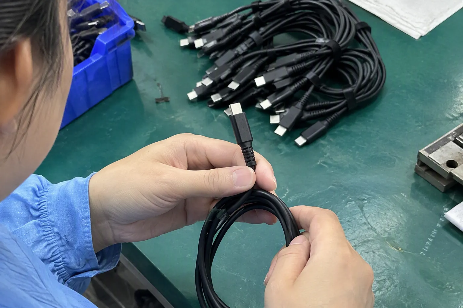 A the main connector options (from section: Comparing the main connector options) — Comparing the main connector options