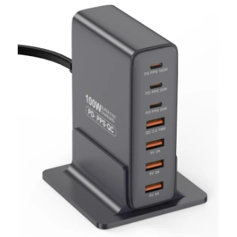 Cargador de escritorio KingFuji 100W GaN con tres USB-C y cuatro puertos USB-A en un soporte