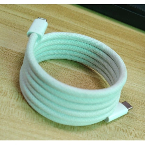 KingFuji cable de carga USB-C a USB-C magnético tejido enroscado, 1 m
